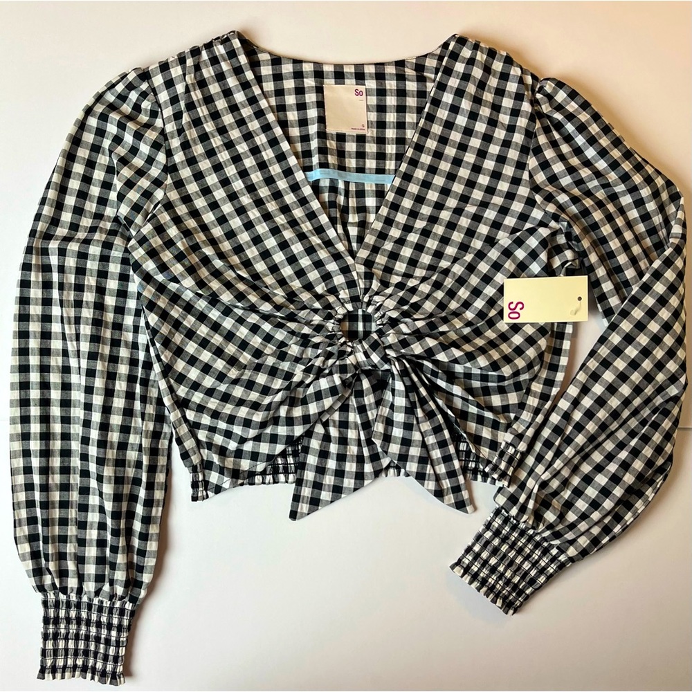 Women’s gingham front tie cropped shirt keyhole opening